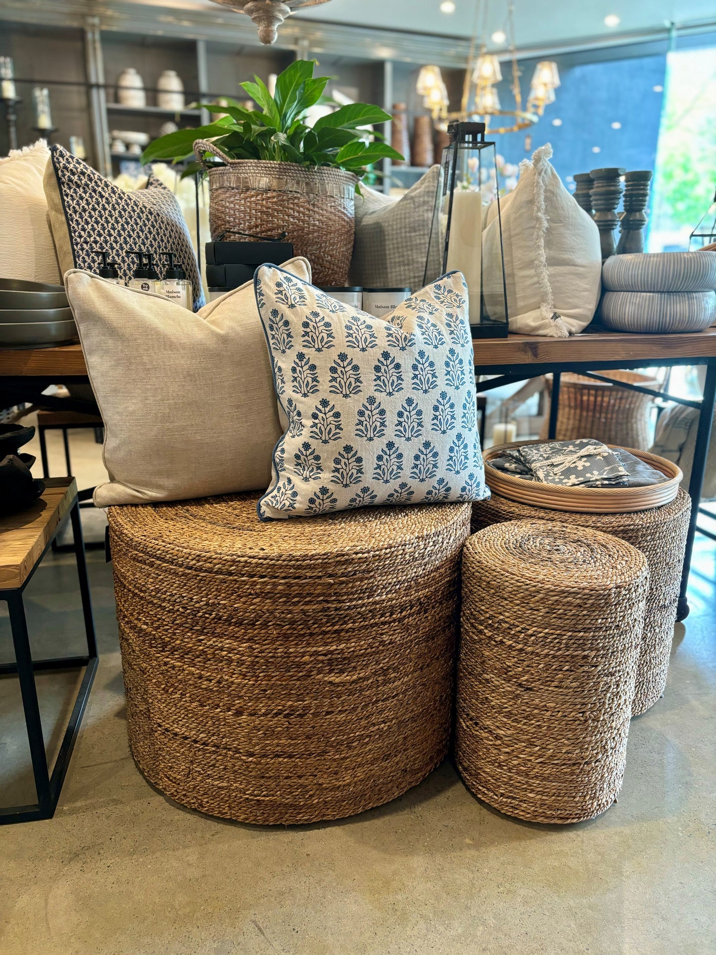 Transform your home with our Meja Side Table's beautifully handwoven texture. Skillfully crafted in South East Asia and designed in a durable cylindrical shape, this piece exudes both style and strength. Made from natural tones of water hyacinth, it is the perfect addition to any space. Front
