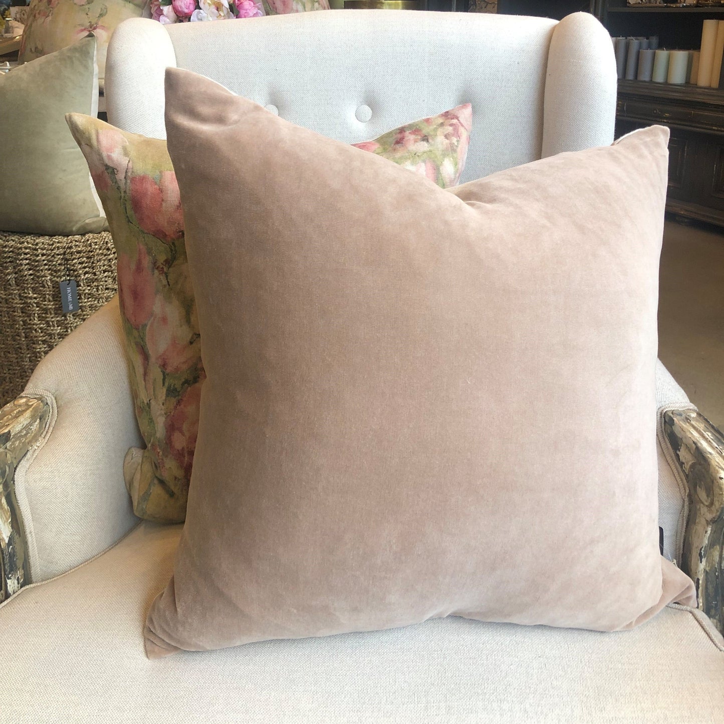 The luxurious Fontainebleau Cotton Velvet & French Linen Reversible Nude Pink Cushion features high quality plain cotton short pile velvet and a natural 100% flax French Linen on the reverse.