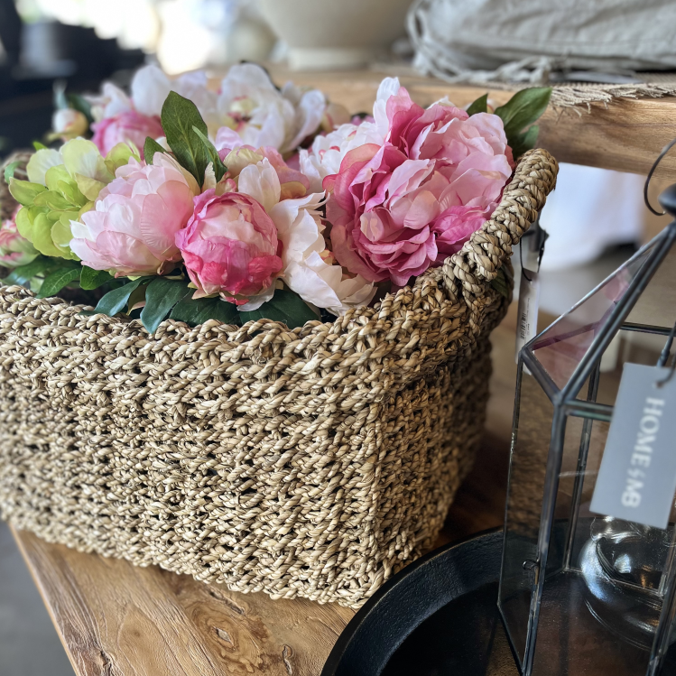 This Light Pink Peony Bouquet is perfect for decorating. Featuring life-like artificial pink peonies, this bouquet adds a beautiful touch to any room. It looks realistic whilst giving a natural, cheerful ambience. Detail