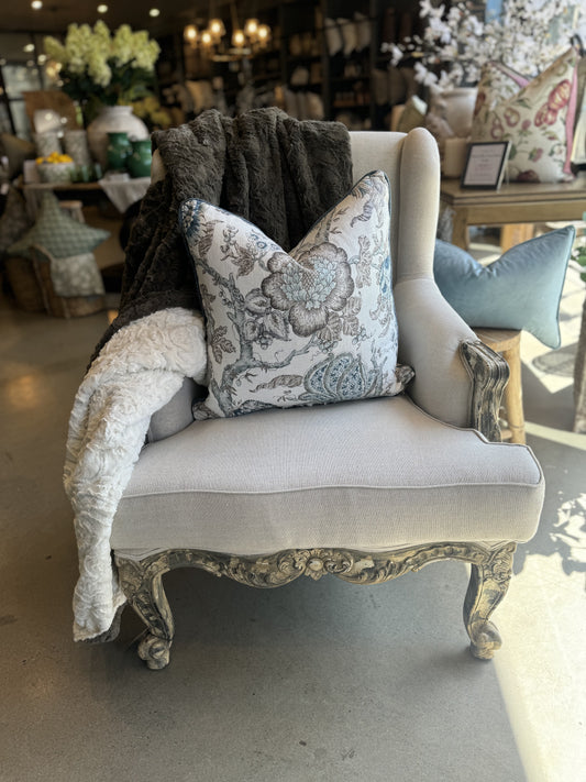 Indulge in ultimate warmth and coziness with the Hadlee Soft Throw. Its luxurious texture adds a touch of character to any bedding or sofa, easily pairing with other textiles. The rich olive colour adds depth and an inviting atmosphere to any space, making you feel right at home. It's also reversible, with an elegant olive hue on one side and a soft ivory on the other. For added convenience, simply toss it in the washing machine on a cold cycle.