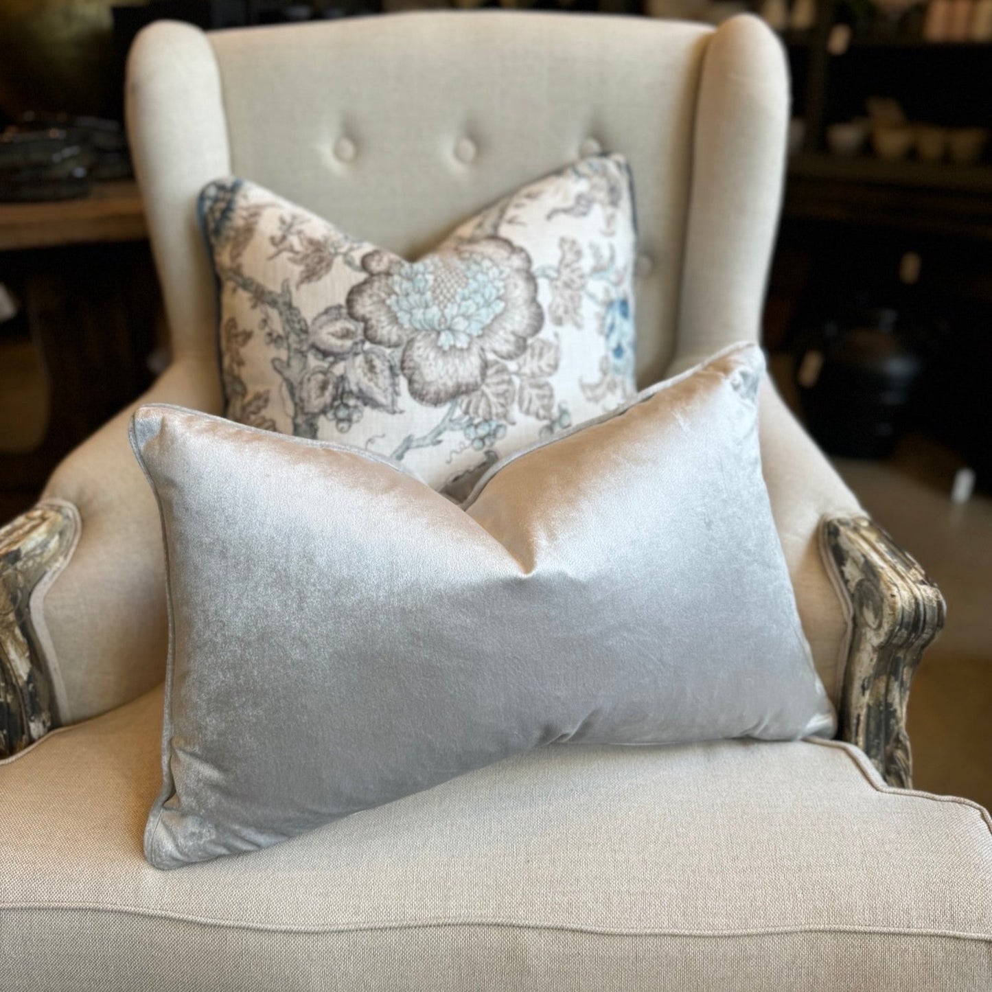 Indulge in the opulent comfort of the Snow Velvet Lumbar Cushion. This superb cushion enhances any room with its sophisticated design and features a discreet zipper for easy handling. Filled with feather inserts for unparalleled coziness and conveniently machine washable on a delicate cycle. The stunning snow colour exudes an air of refinement and complements a range of hues. The sumptuous velvet fabric is accented with thick matching piping on all sides.