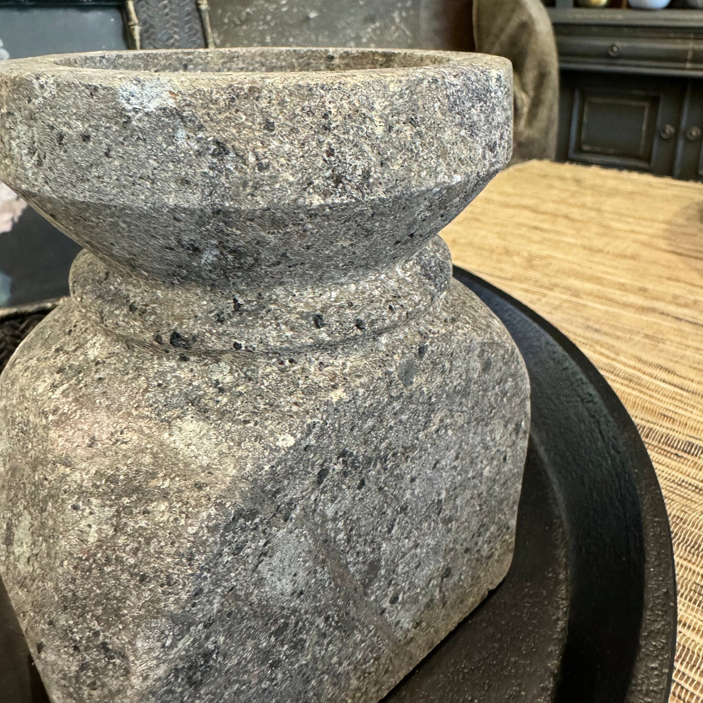 Spoleto Batu Api Candle Holder