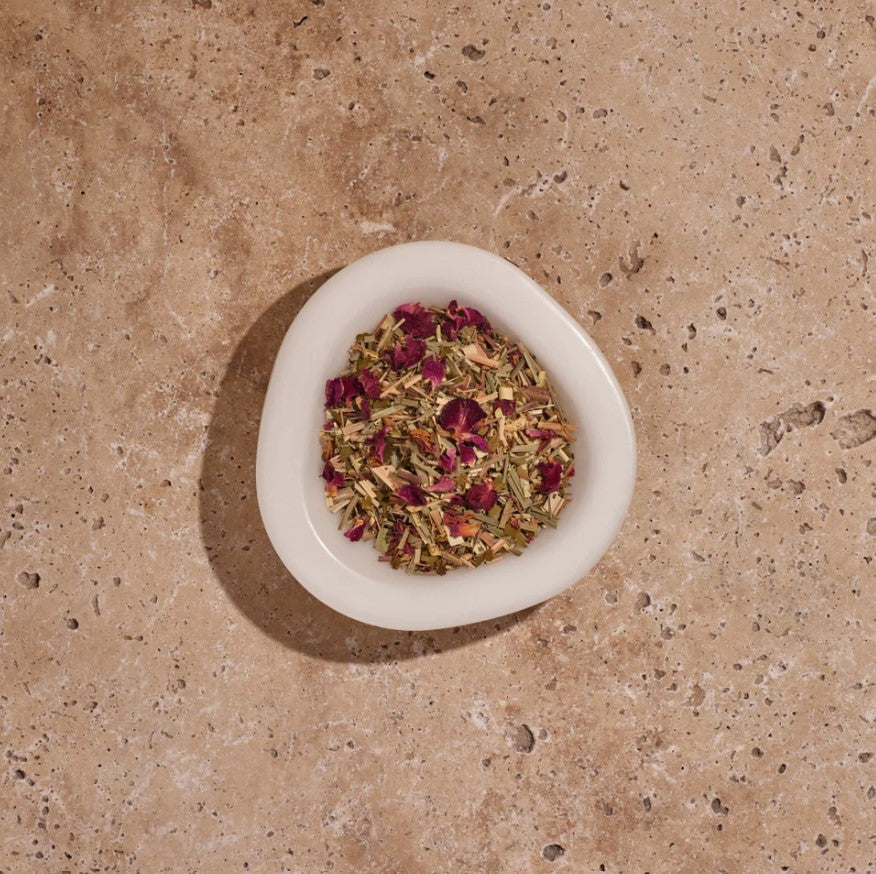 A refreshing and uplifting botanical tisane blend which is caffeine free and high in antioxidants and minerals. This blend has citrus middle notes of Lemongrass and Lemon Myrtle with a warm, spicy undertone of Ginger, completed with delicate fragrant top notes of Rose. Organic Hand blended in Australia Not tested on animals Vegan friendly 100g. Detail