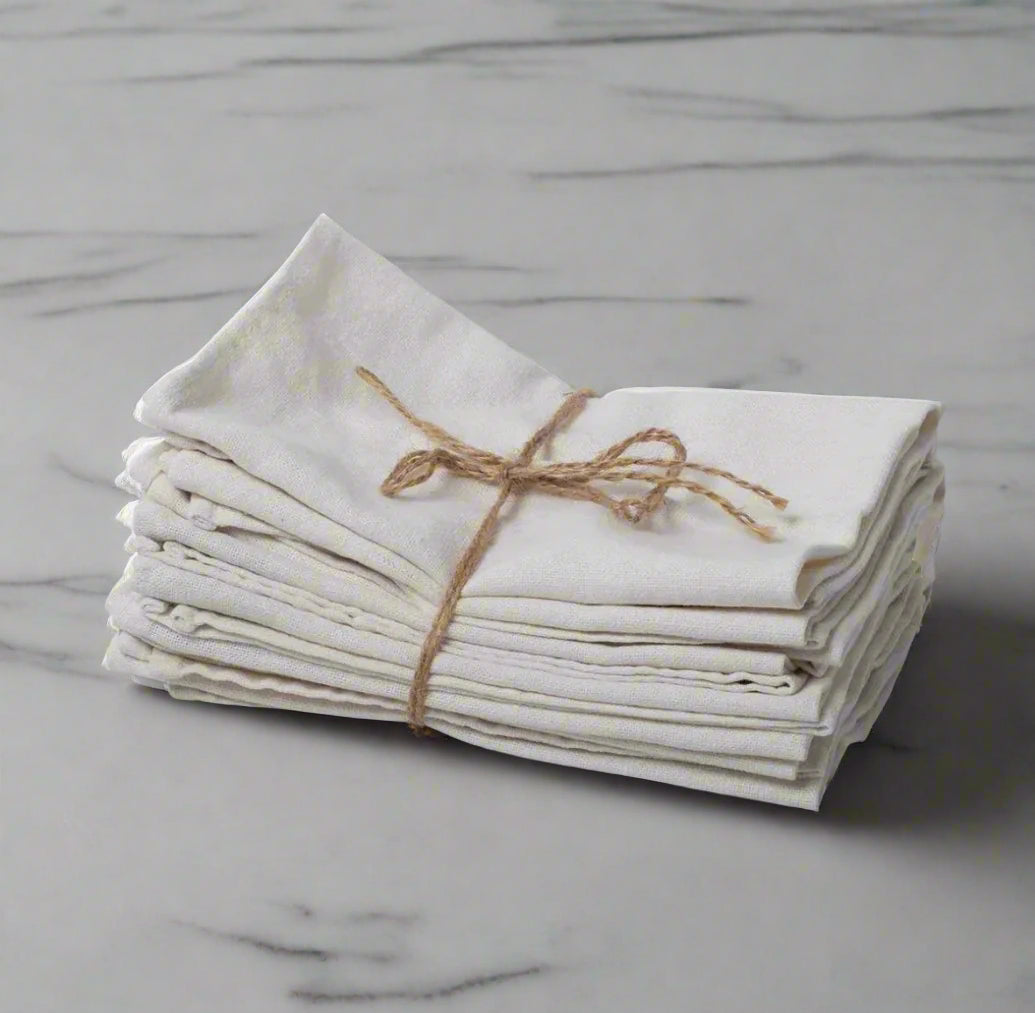Effortlessly elegant, this timeless ivory napkin measures 40cm x 40cm and is suitable for both everyday use and special occasions. Crafted from a blend of linen and cotton, it offers the perfect combination of versatility and easy maintenance, making it a must-have for any table setting.