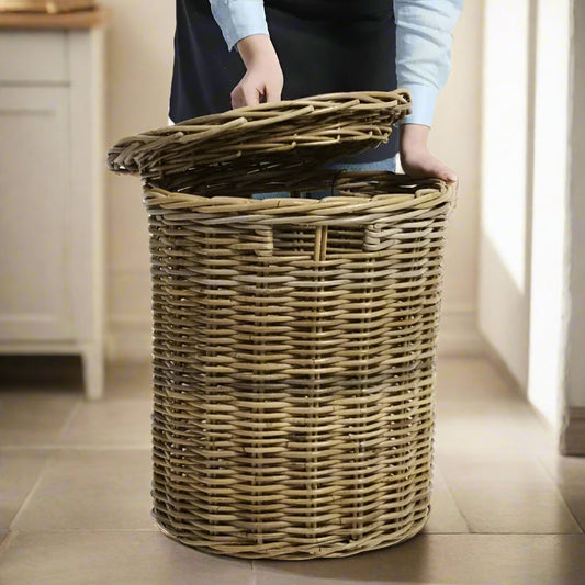 Handmade with gorgeous rattan, experience the perfect solution for organising soiled clothes with this sturdy and stylish laundry basket. With built-in handles for effortless transportation, laundry day has never been easier. Embrace its rustic charm.