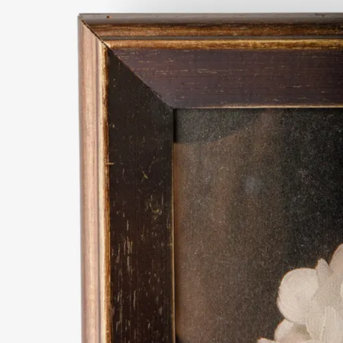 This 'Hydrangea' is part of a curated collection of moody, eclectic wall art. These rich tones, layered textures, and a vintage-leaning palette give that 'collected' look —perfect for gallery walls, quiet corners, and rooms that crave character.
Dimensions: 25cm L x 2cm D x 30cm H