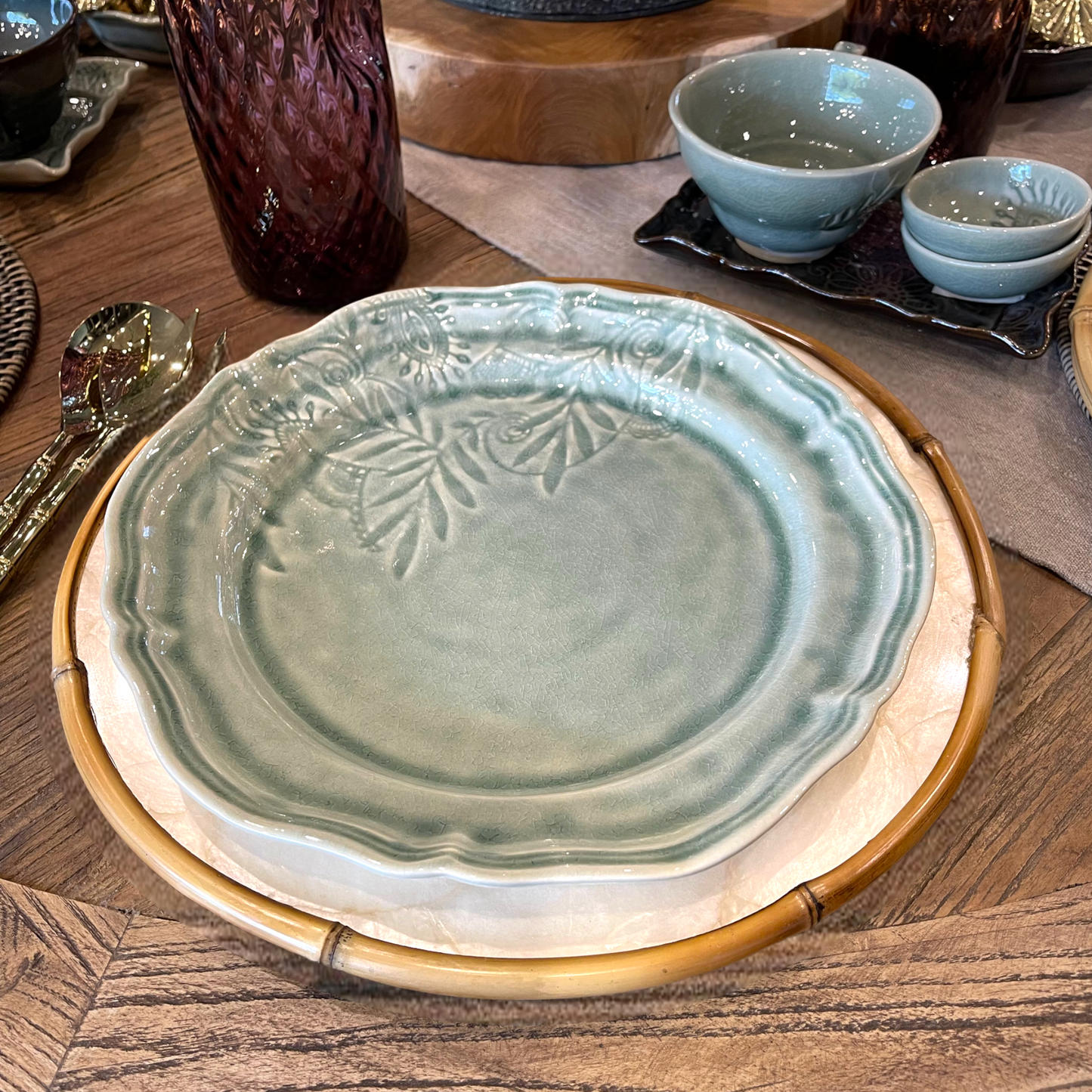 Elevate your dining experience and impress your guests with this stunning Round Capiz Charger Plate, guaranteed to add charm and elegance to any table setting. Styled.
