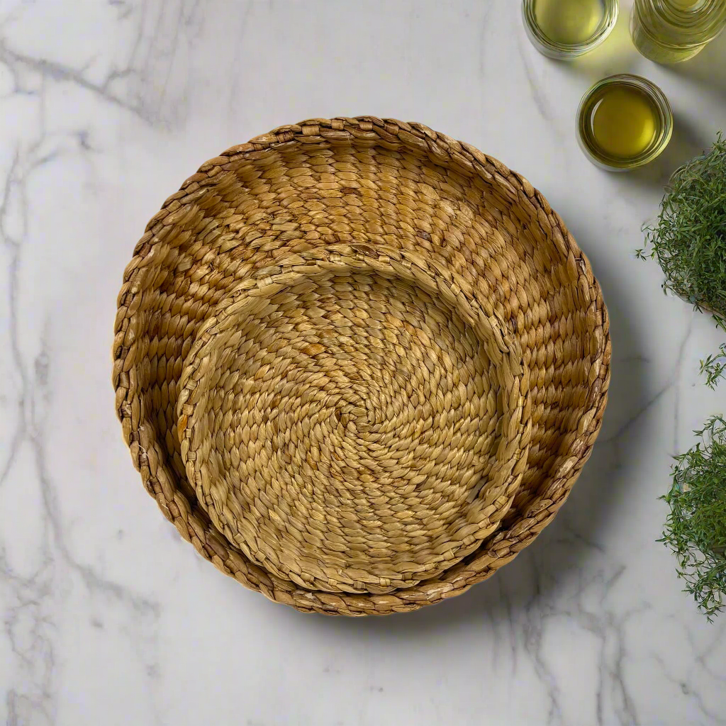 Made from Water Hyacinth, the Baru Woven Tray features a broad weave that exudes a relaxed and natural aesthetic. Its intricate design adds texture and an organic touch to any room. Top
