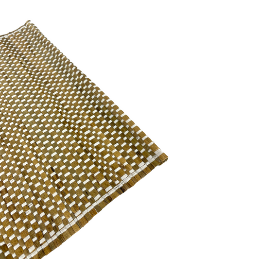 Expertly crafted in Southeast Asia, these attractive Kepala Water Hyacinth Natural & White Placemat - Set Of 4 are a great way to both spruce up and protect your tabletop. Featuring a fashionable chequered pattern, this set of 4 is perfect for any home décor. Corner close up.