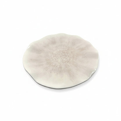 This elegant ivory melamine plate brings refined simplicity to your table. 