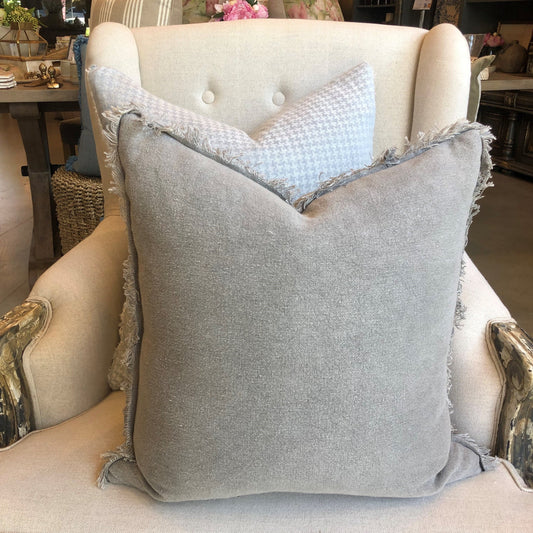 The Matera Stonewashed French Linen Blue Grey Cushion evokes rustic elegance, offering refined textile for soft-furnishing and offers a soft and comfortable feel and touch. Includes a plush feather-filled insert.