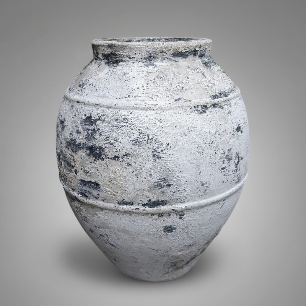 Dario Distressed Pot