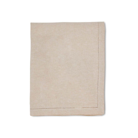 Crafted from pure cotton, the Jetty Mineral Tablecloth in oatmeal brings understated elegance to your dining space. Its signature decorative spoke stitched edge adds refined detail, while the natural breathability of 100% cotton ensures lasting comfort and easy care. A versatile foundation piece for contemporary and classic table settings alike.