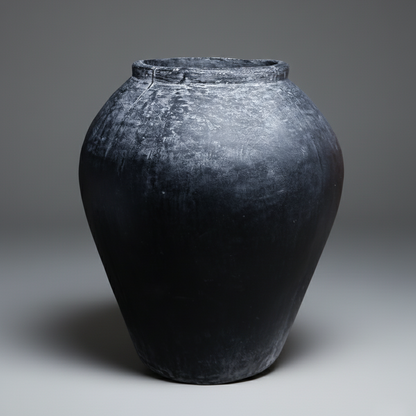 Elio Black Distressed Pot