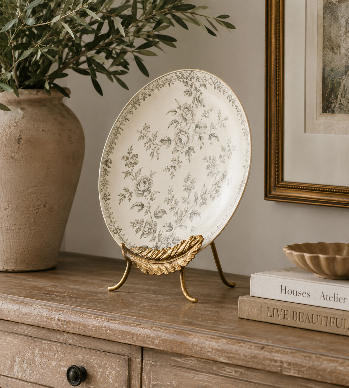 Golden Feather Plate Stand