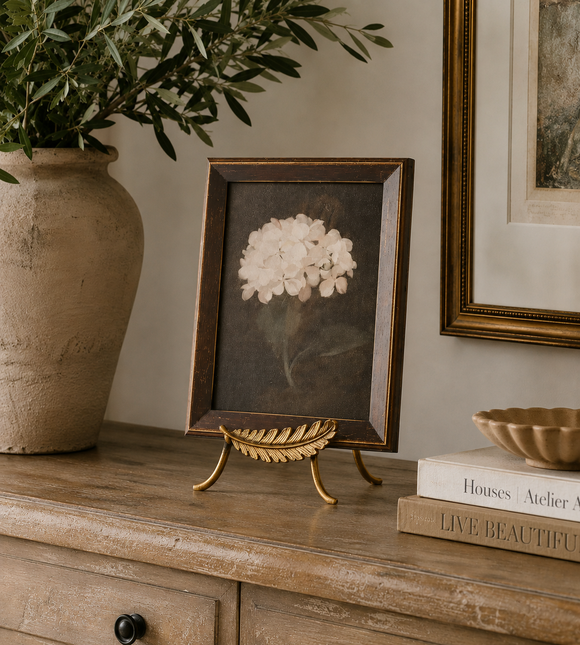 Golden Feather Plate Stand