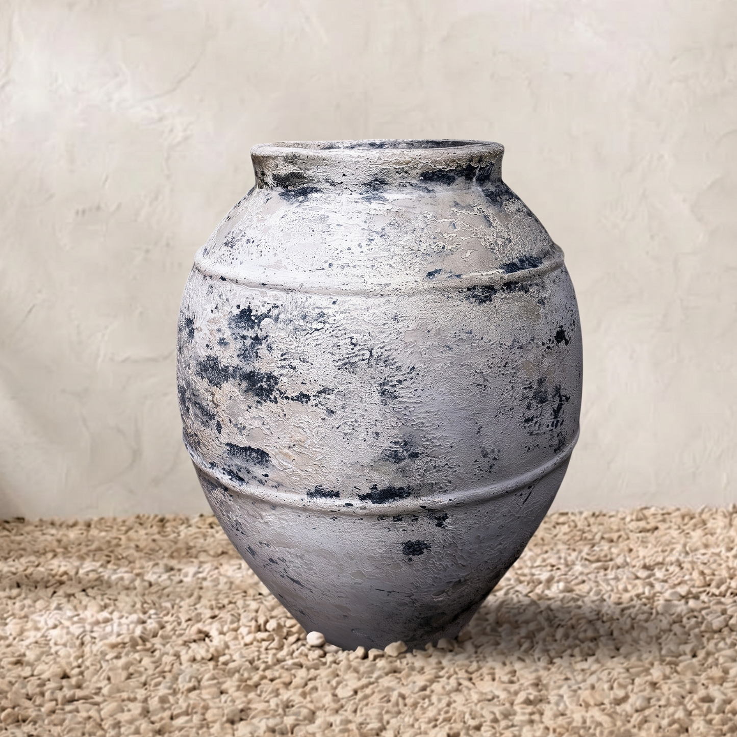 Distressed white & dark grey pot 