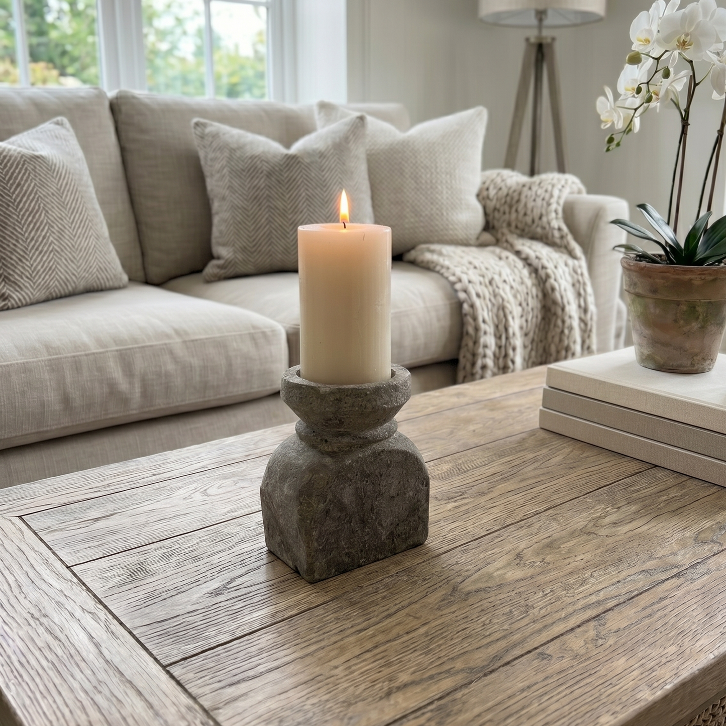Spoleto Batu Api Candle Holder