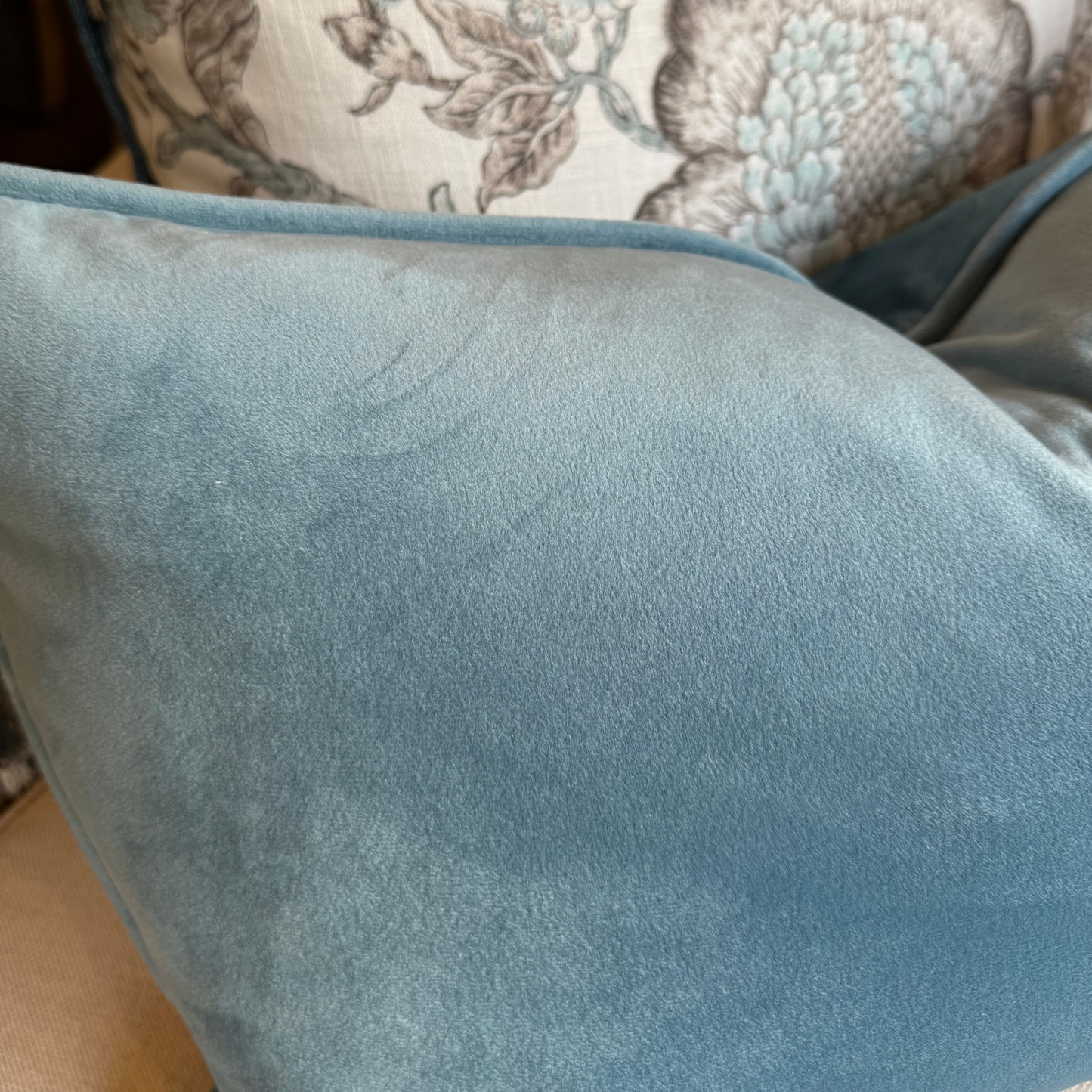 Indulge in the softness of our Blue Velvet Lumbar Cushion. This cushion adds style and luxury to any space, and comes with a concealed zipper for easy use. Filled with feather inserts for ultimate comfort and machine washable on a delicate cycle. 