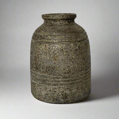 Pedesaan Distressed Grey & Cream Terracotta Vase