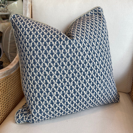 Experience the sublime craftsmanship of Lacefield Textiles with this lush Lacefield Ponce Marine Navy Patterned Cushion. Its heavyweight fabric is enjoyable to the touch and features an exquisite, traditional navy and taupe pattern on a natural background. Cuddle up and luxuriate with the indulgent feather insert!