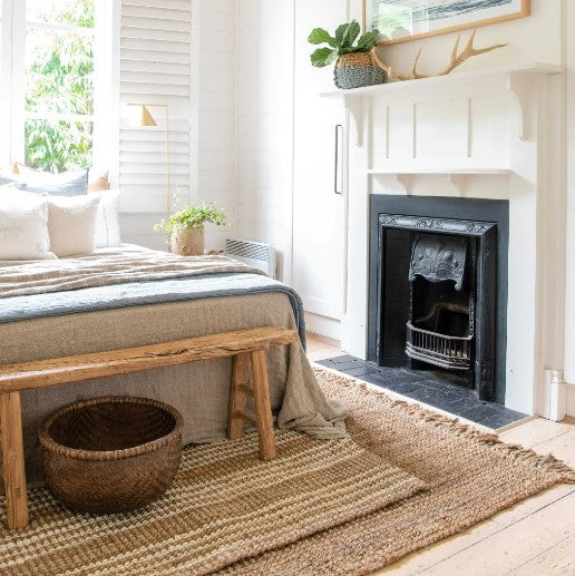 This beautiful Osborne Stripe Jute Mat is hand-crafted from eco-friendly and sustainable jute fibres, providing a unique and stylish addition to your decor. Its natural and white-washed striped boucle weaving provides a sophisticated and stylish visual that won't overwhelm the space. 