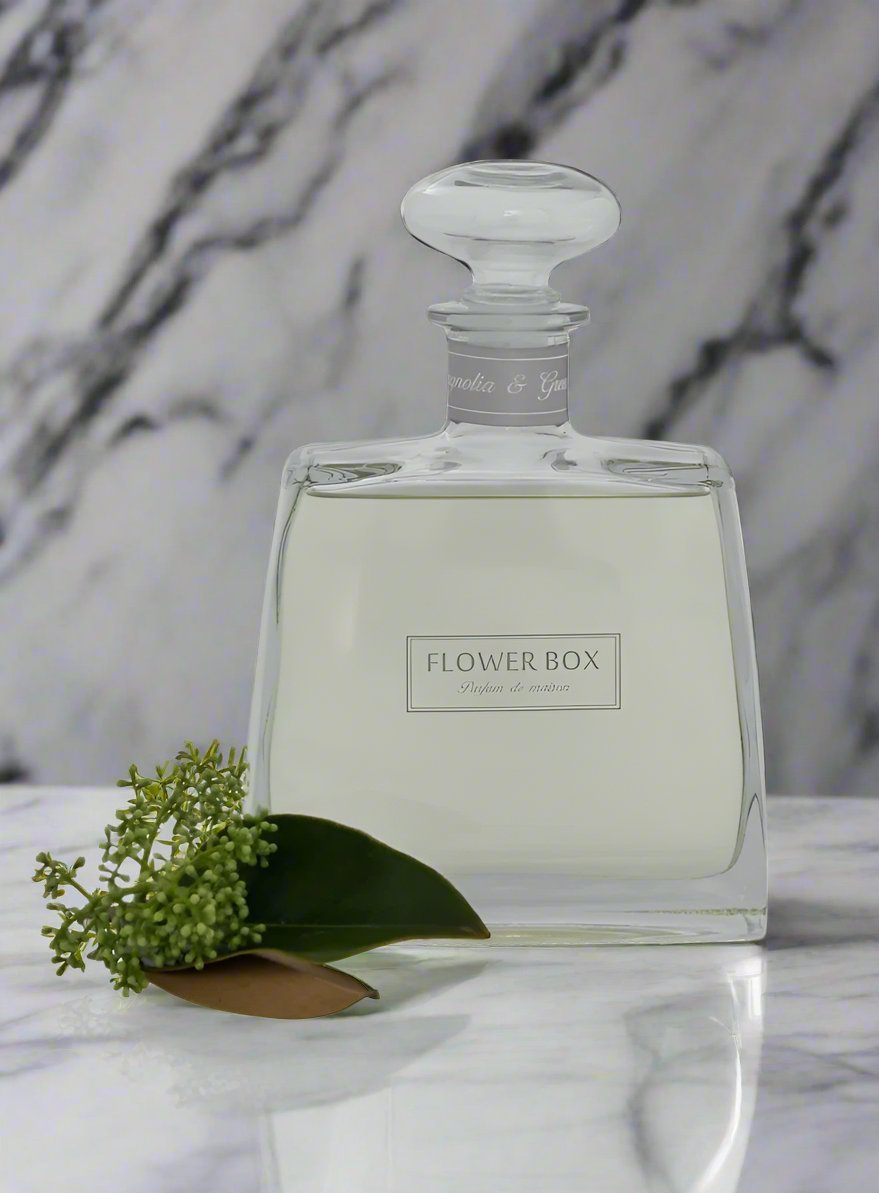 Indulge in the delicate aroma of Magnolia and refreshing green leaves, transporting you to the serene paths of Hyde Park in Spring. The fragrant notes of White Geranium, Tuberose, and luxurious Jasmine are perfectly complemented by a zesty touch of Mandarin.

Enhance your interior design with the unrivalled presence of a Hallmark Diffuser. Enliven your space with the finest Australian-made fragrance for an entire year.
Fragrance contained within a 700mL French-made glass decanter.
12 month diffuser 