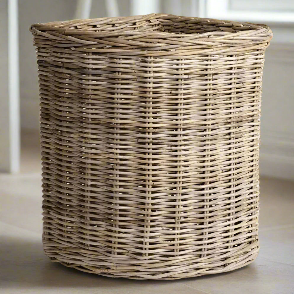 Transform your laundry routine with our expertly handcrafted rattan laundry basket, combining strength and style. Its corner design and lid with handle make it both functional and charmingly rustic, perfect for saving space and adding a touch of elegance to your home.