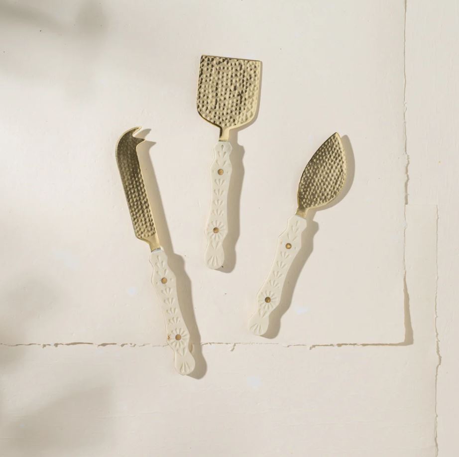 Hana Resin Cheese Set