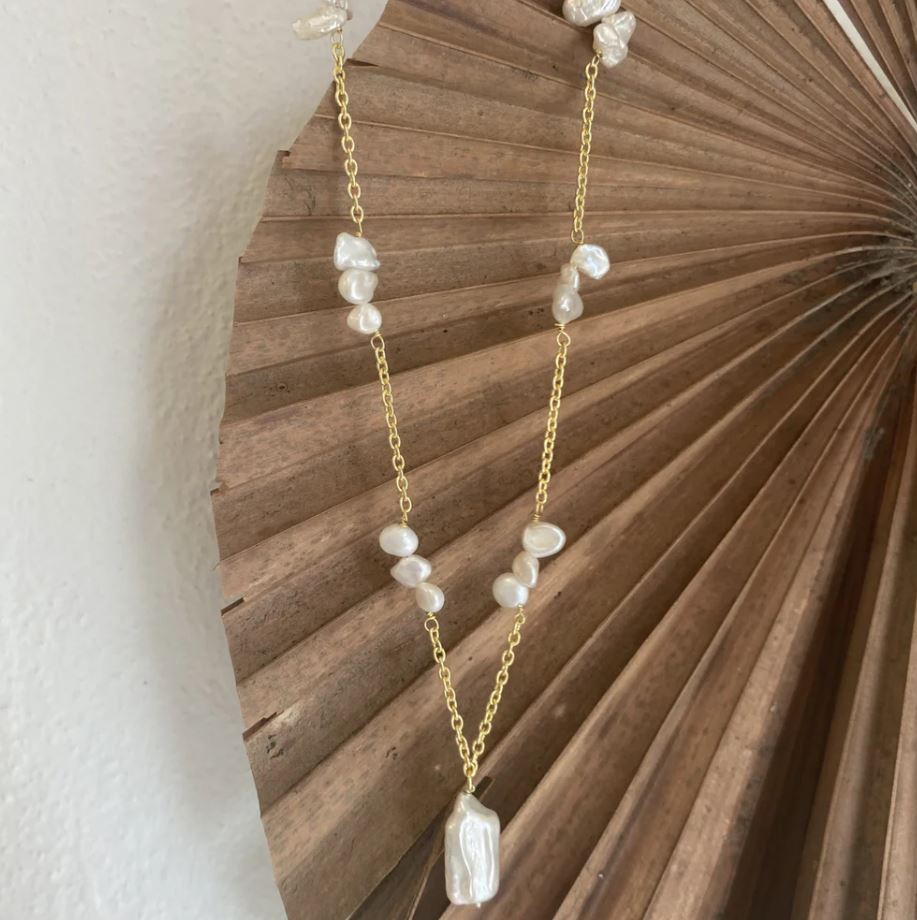 Cyra Freshwater Freshwater Pearl & Gold Necklace