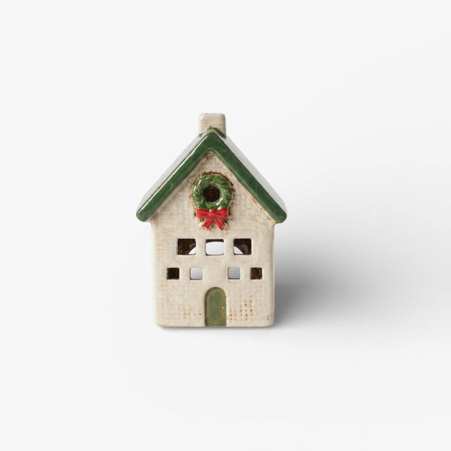 Nordgard Cottage with Bow Wreath styled