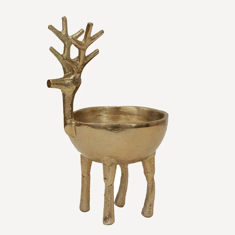 This gold&nbsp;reindeer bowl brings festive elegance to your holiday gatherings. Ideal for holding sweets, nuts, or treats, it serves as a charming centerpiece that enhances your Christmas table with seasonal spirit.