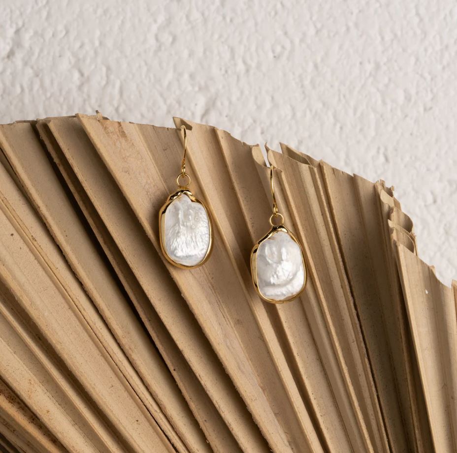 Jussi Single Drop Freshwater Pearl & Gold Earrings