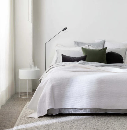 The classic Aspen range boasts an enduring style, making it an excellent choice for any bedroom aesthetic. Crafted from pure cotton and featuring a textural stitch detail the timeless yet stylish, Aspen will add a classic touch to your bedlinen collection for many years to come. Style.