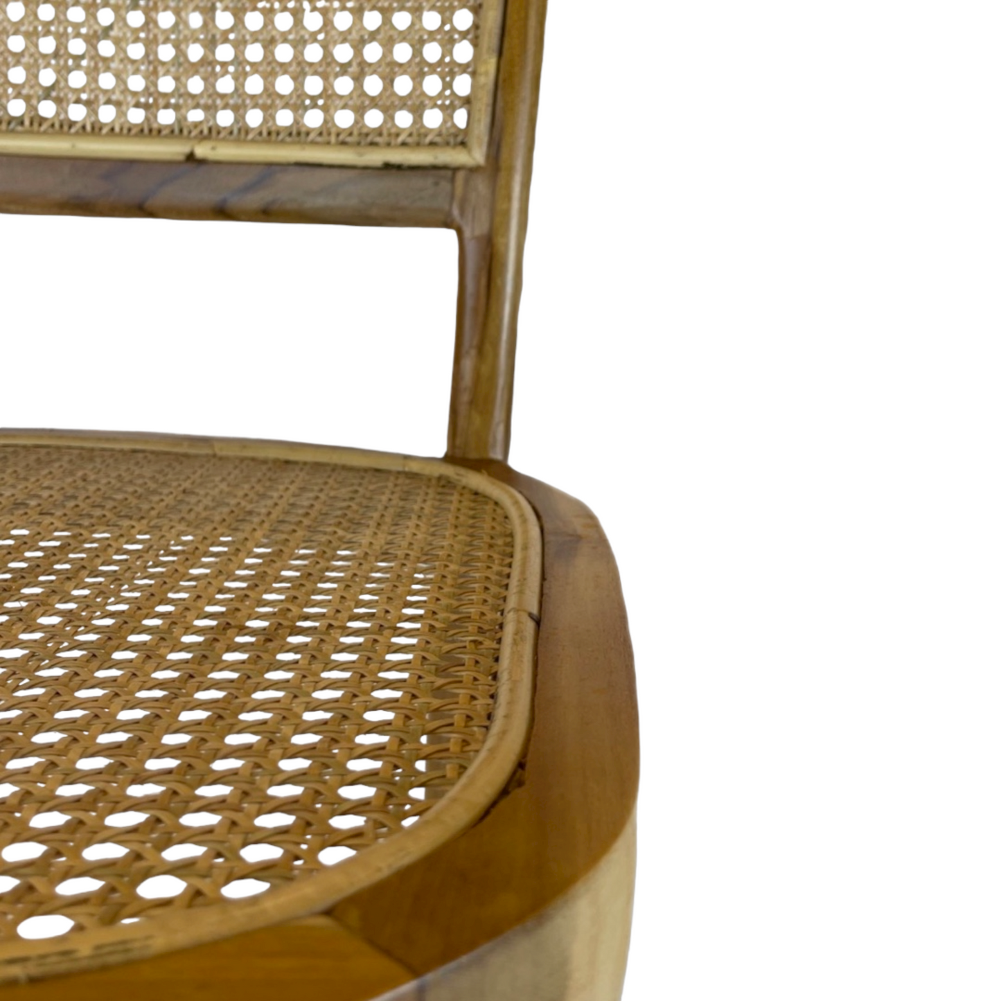 Crafted with high-quality teak wood and rattan, the Kursi Chair has a traditional form that feels warm and welcoming and is also extremely comfortable. Detail