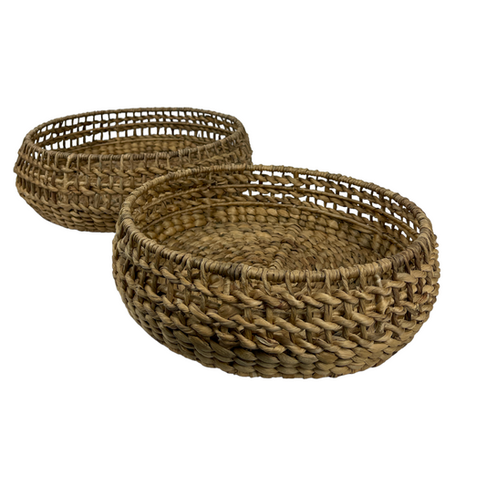 Inspired by the delicate structure of water hyacinth, the Kirana Water Hyacinth Woven Bowl has a wide weave that is relaxed and organic to suit a range of styles and homes.