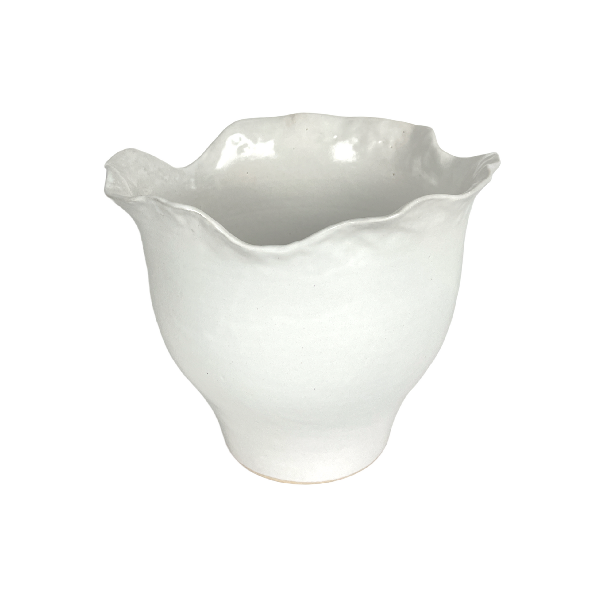 Our Handmade Cream Glazed Boda Bowl is a beautiful piece, with tactile qualities that are evident in its organic shape and distinctive finish. The subtle cream stoneware brings a stylish aesthetic to your table.