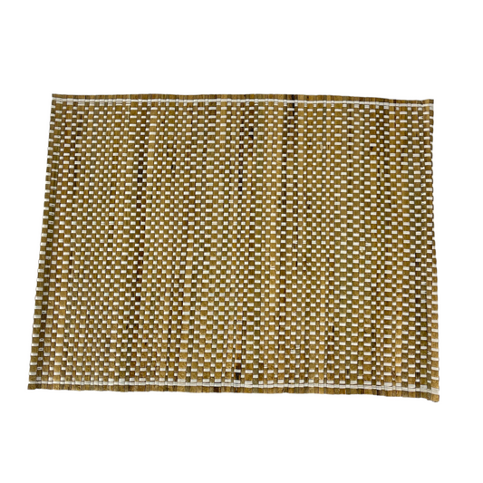 Expertly crafted in Southeast Asia, these attractive Kepala Water Hyacinth Natural &amp; White Placemat - Set Of 4 are a great way to both spruce up and protect your tabletop. Featuring a fashionable chequered pattern, this set of 4 is perfect for any home décor. Front.