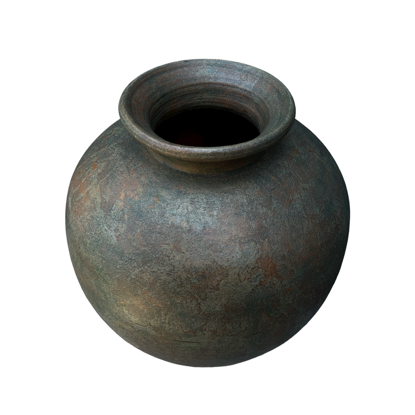 The Roma Pot boasts a timeless and traditional silhouette, while its attractive hues elevate it to a stunning decorative piece. Its rustic and understated aesthetic only adds to its unique charm. Top.