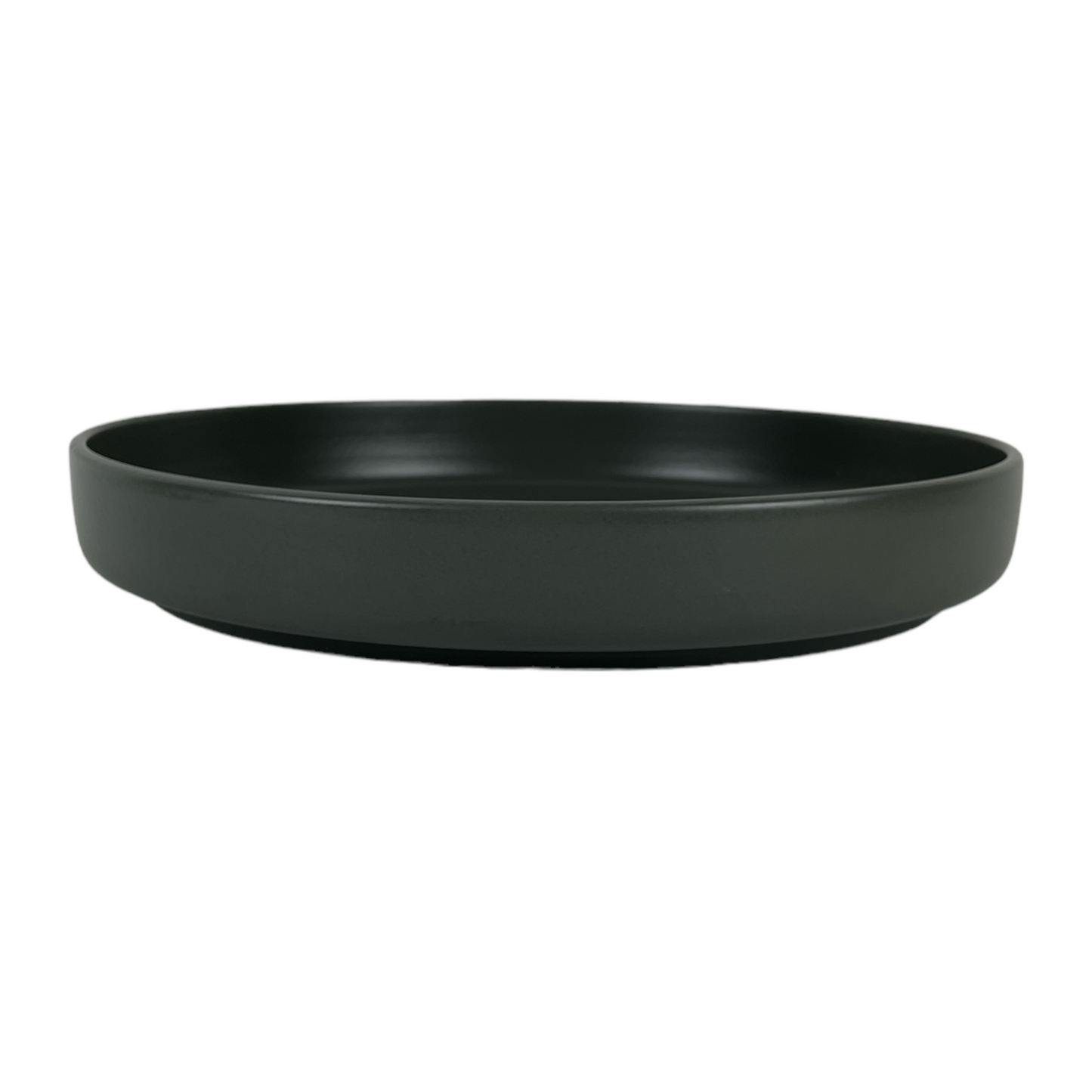 Experience the beauty and taste of salads and pasta like never before with our Elemen Black Ceramic Bowl. Elevate your dining experience with its perfect presentation and irresistible appeal.